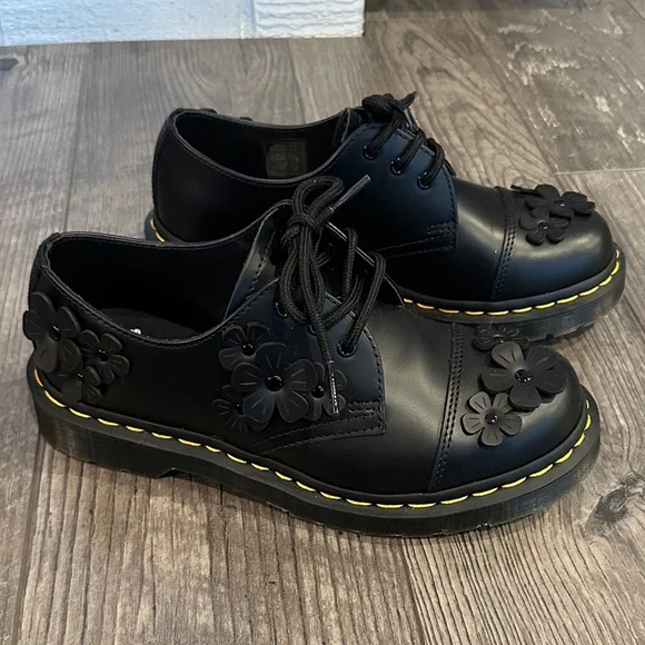 Dr. Martens Floral Lace-Up Oxfords - Picture 2 of 6